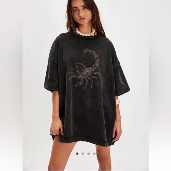 Free People Tops - Free People We the Free Farm Foes Tee~Scorpion Size M